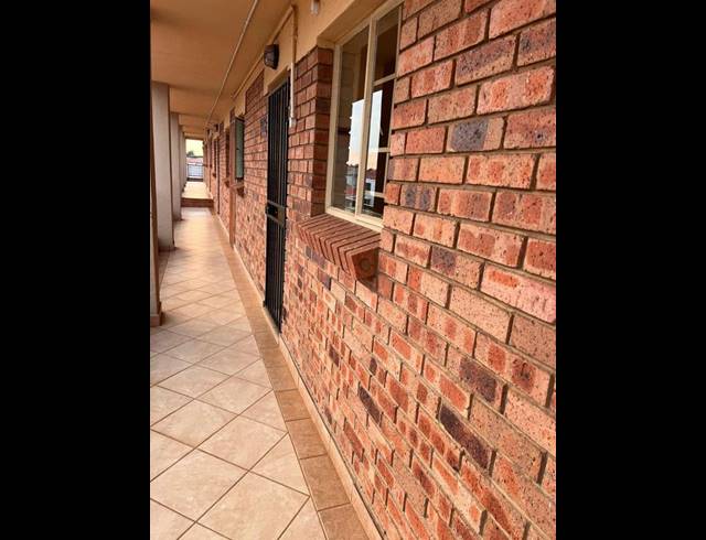 1 BEDROOM HOUSE FOR SALE IN THE ORCHARDS